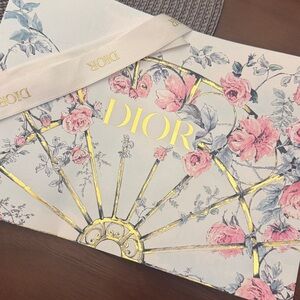 Dior Floral Print Gift bag š